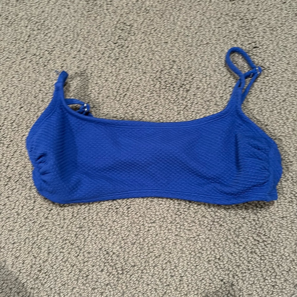 xhilaration bikini top with adjustable straps and area to add pads